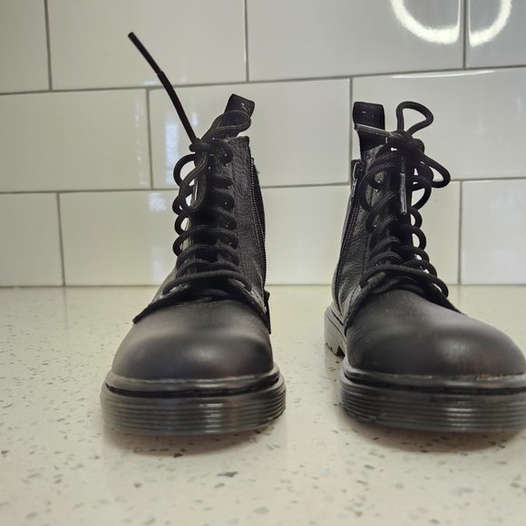 Doc Martin boots - Picture 3 of 4